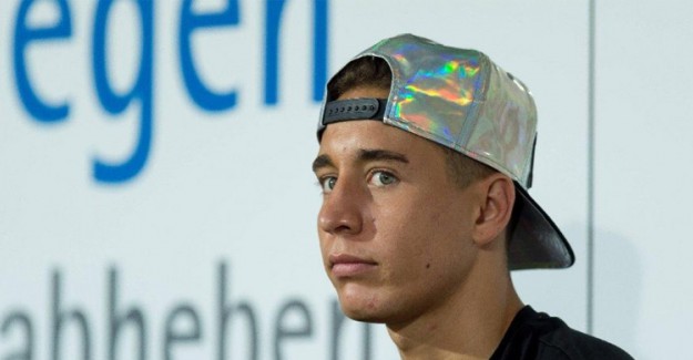 Galatasaray'ın Yeni Transferi Emre Mor'u Çıldırttılar! Kramponları Çöpe Atıldı!