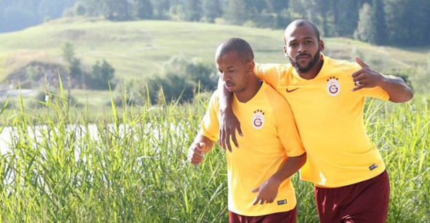 Galatasaraylı Futbolculardan Komando Marşı!
