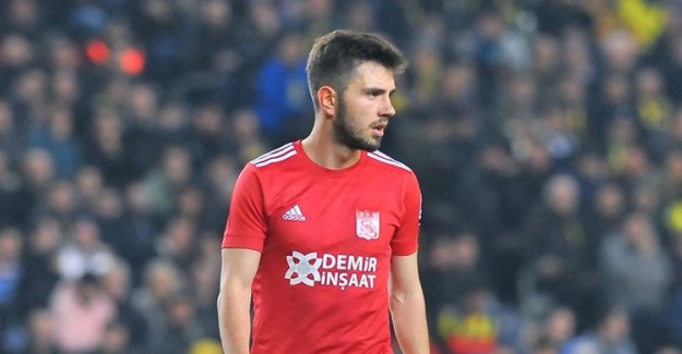 Galatasaraylı Taraftarlardan Sivassporlu Emre Kılınç'a Tepki