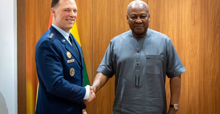 Gana Cumhurbaşkanı Mahama, AFRICOM Komutanı Anderson ile Bir Araya Geldi
