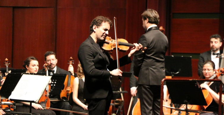 Ganiyev'den Depremzedelere Anma Konseri