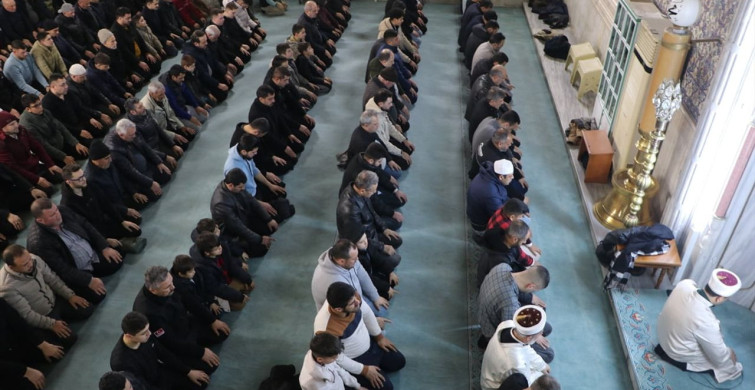 Gaziantep ve Çevresinde İlk Teravih Namazı Heyecanı