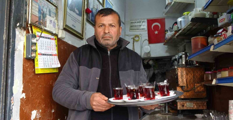 Gaziantep'te 52 Yıldır Çay Servisi Yapan Aladdin Demir