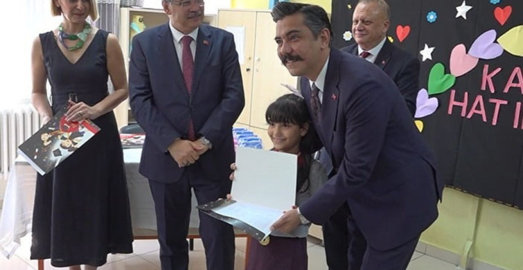 Gaziantep'te 680 bini aşkın öğrenci karne heyecanı yaşadı