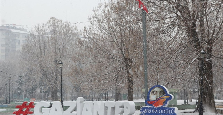 Gaziantep'te Kar Yağışı Hayatı Olumsuz Etkiliyor