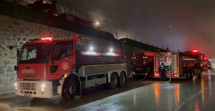 Gaziantep'te Mobilya Fabrikası Yangını Kontrol Altına Alındı