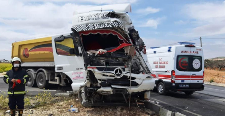Gaziantep’te Tırlar Çarpıştı: 2 Yaralı