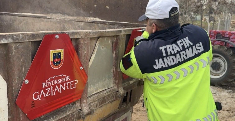 Gaziantep'te Traktör Sürücülerine Reflektör Eğitimi