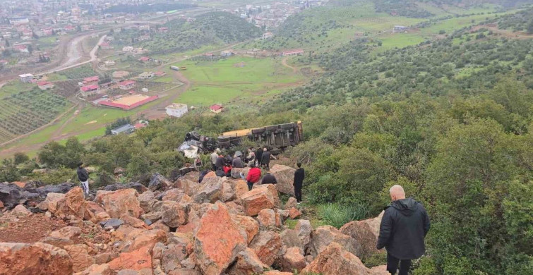 Gaziantep'te Uçurumdan Düşen Kamyonun Sürücüsü Hayatını Kaybetti