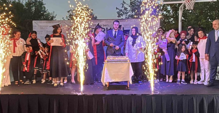 Gaziantep'te yeni eğitim merkezinde mezuniyet heyecanı