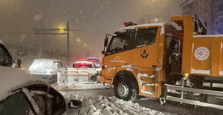 Gaziantep'te Yoğun Kar Yağışı Ulaşımı Engelledi: TAG Otoyolu Kapandı!
