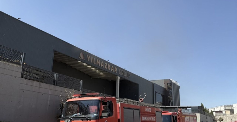Gaziantep'teki Fabrika Yangınında İki İşçi Dumandan Etkilendi