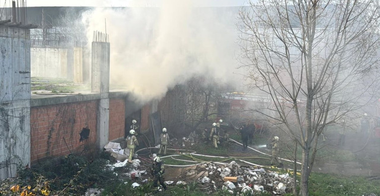 Gaziosmanpaşa'da Avize Deposunda Yangın Kontrol Altına Alındı