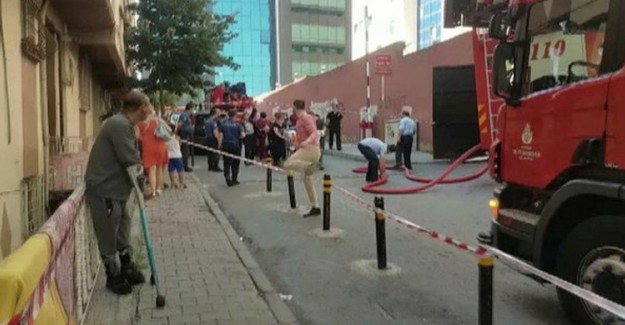 Gaziosmanpaşa'da Özel Hastanede Yangın Paniği Yaşandı