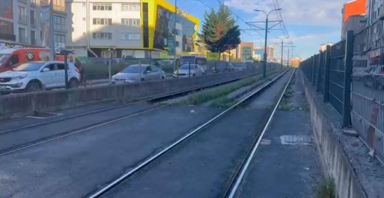 Gaziosmanpaşa'da Tramvay ile Motosiklet Çarpıştı: Bir Yaralı