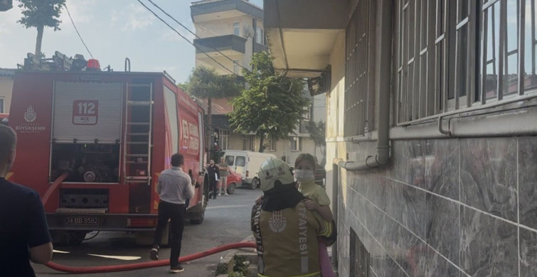 Gaziosmanpaşa'daki Yangın: 4 Katlı Bina Alevler İçinde
