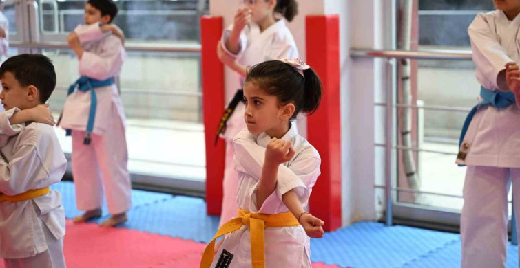 Gaziosmanpaşalı Karateciler Uluslararası Arenada Fark Yarattı