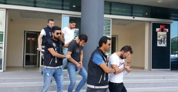 Gazoz Şişeleriyle Polisi Kandırmaya Çalıştılar