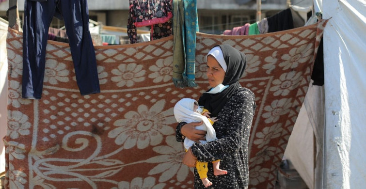 Gazze'de 75 Bin Filistinli UNRWA Binalarına Sığındı