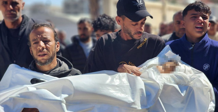 Gazze'de Çöken Duvar 3 Filistinlinin Canını Almaya Neden Oldu