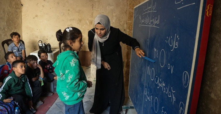 Gazze'de Eyyubi Döneminden Kalma Okul Öğrencilerine Kapılarını Açtı