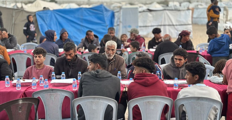 Gazze'de İlk İftarın Mutluluğu