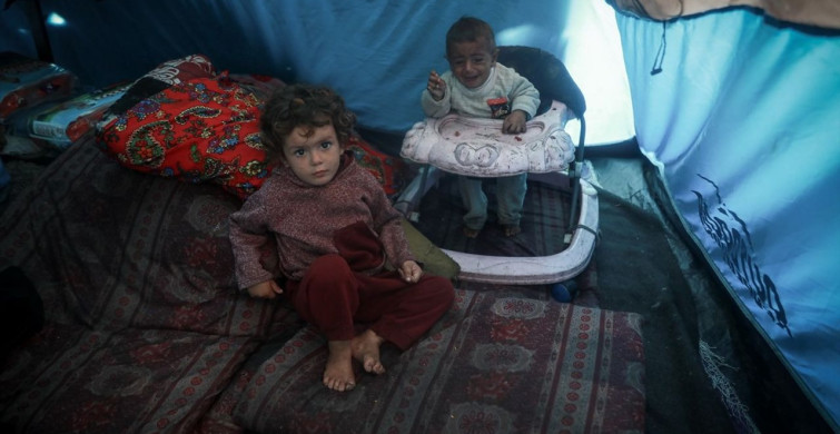 Gazze'de Yağışlar ve İnsani Kriz: Çadırlar Su Altında Kaldı