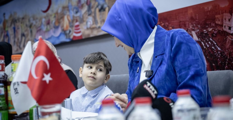 Gazzeli Kadınlardan Türk Kızılay'a Teşekkür İftarı