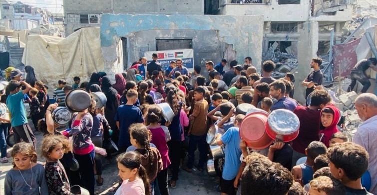 Gazze'ye Yardımlar Azalıyor: Deniz Feneri Derneği Uyarıyor