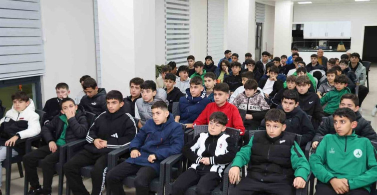 Gebze'de futbol ve manevi eğitim bir arada