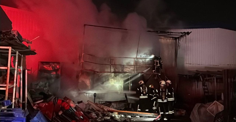 Gebze'deki Geri Dönüşüm Deposunda Yangın Kontrol Altına Alındı