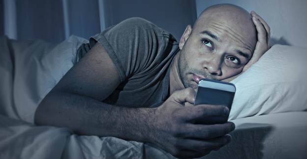 Gece Telefon Ve Tablet Kullanmak Sperm Sayısını Düşürüyor