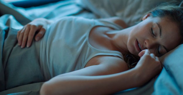 Gece Terlemesinin Nedenleri Nelerdir? Uykuda Terlemek Bir Hastalık Mıdır?
