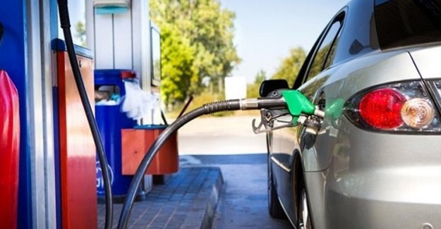 Gece Yarısından İtibaren Geçerli Olmak Üzere Benzine 28 Kuruş İndirim Yapıldı
