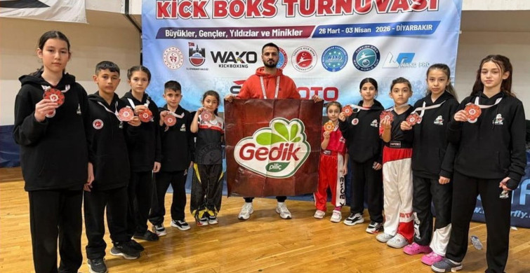 Gedik Piliç Destekli Eşmeli Sporcular Türkiye Kickboks Şampiyonası'nda 10 Madalya Kazandı