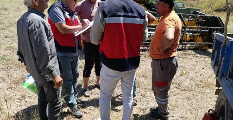 Gediz'de biçerdöverle hububat hasat kontrolleri devam ediyor