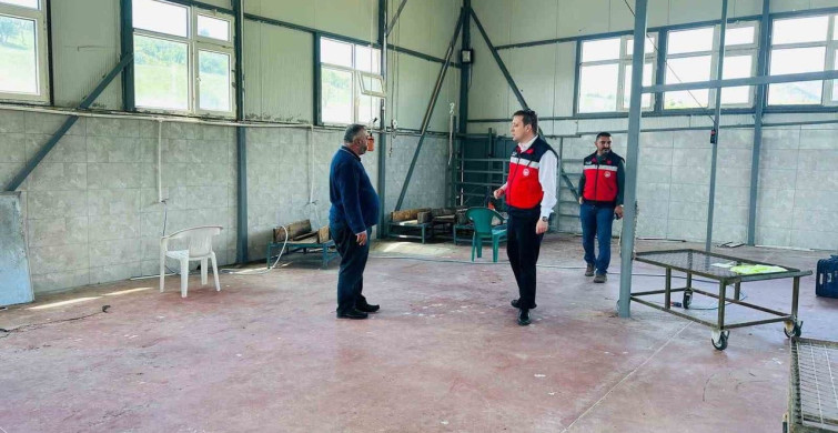 Gediz'de Geçici Kurban Kesim Yerlerine Denetim