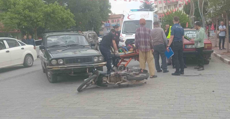 Gediz'de Trafik Kazası: İki Kardeş Yaralandı