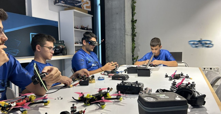 Geleceğin Dron Pilotları Başakşehir'de Yetişiyor
