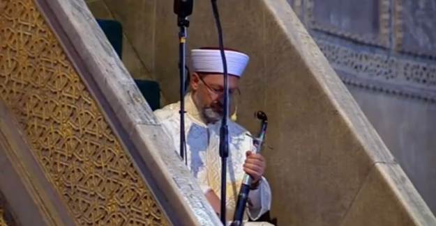 Gelenek Yerini Buldu: Diyanet Başkanı Erbaş Hutbeye Kılıçla Çıktı
