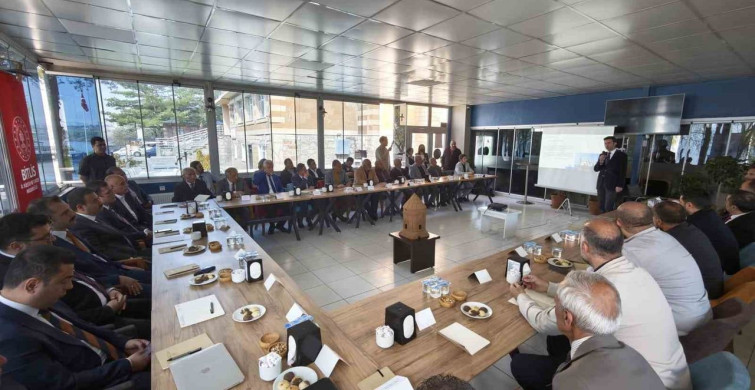 Geleneksel Ahlat Taş İşçiliği Çalıştayı Düzenlendi