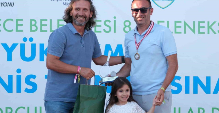 Geleneksel Büyükçekmece açık tenis turnuvasında ödüller sahiplerini buldu