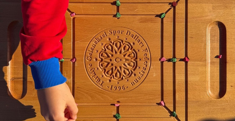 Geleneksel Oyunlar Tırı İzmir'de Çocuklarla Buluştu