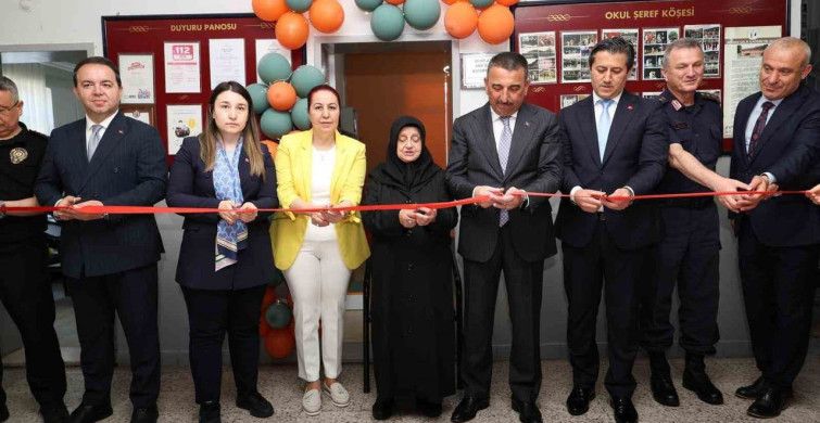 Gelik İlkokulu'na Anlamlı Kütüphane Açıldı