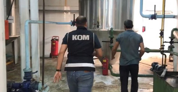 Gemiyle Yurt Dışına Biodizel Yakıt Kaçırmaya Çalışanları Polis Yakaladı