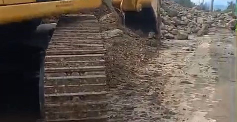 Gemlik-Mudanya Yolu Heyelan Nedeniyle Kapandı