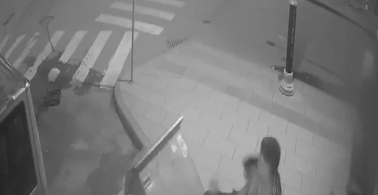 Genç, Arkadaşına Sinirlendiği İçin Elektrik Panosuna Saldırdı