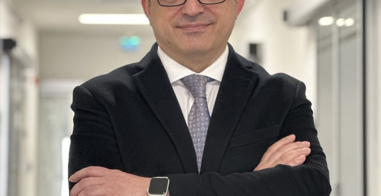 Genç Kolon Kanseri Hastası Robotik Cerrahi ile Şifa Buldu