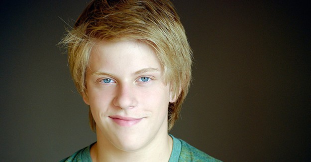 Genç Oyuncu Jackson Odell Hayatını Kaybetti 