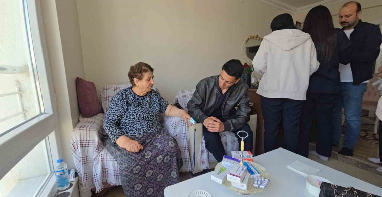 Genç Sağlıkçılar Kronik Hastalar İçin Evde Bakım Projesi Uyguluyor